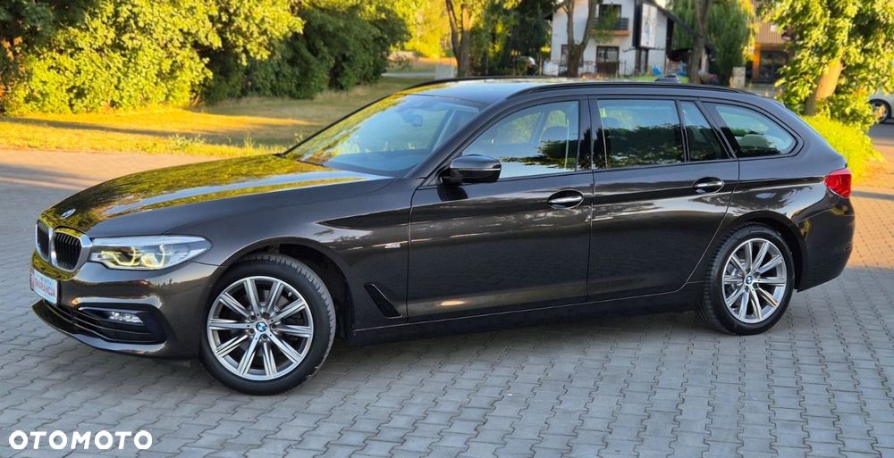 BMW Seria 5 520d Sport Line - 31
