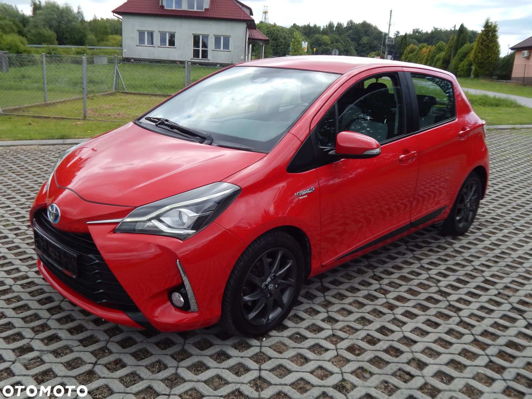 Toyota Yaris Hybrid 100 Premium - 1