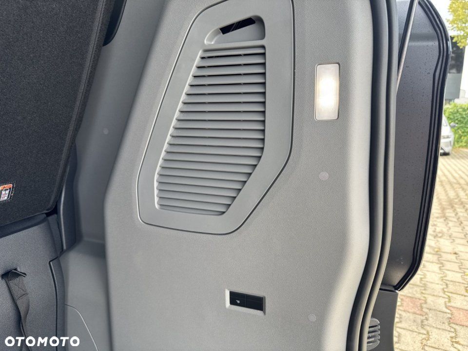 Ford Tourneo Custom - 30
