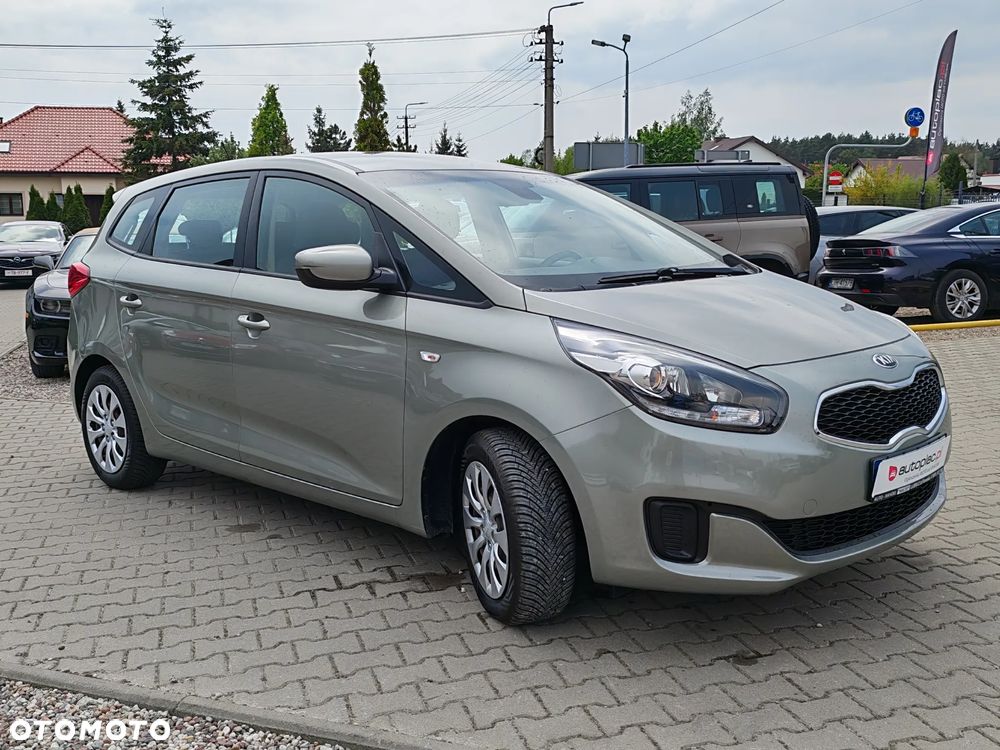 Kia Carens - 13