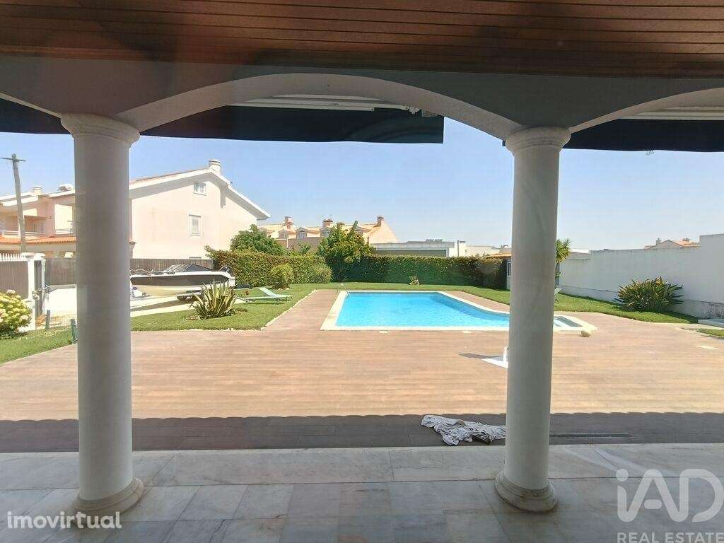 Casa / Villa T4 em Charneca De Caparica E Sobreda de 700,00 m2 - Grande imagem: 3/30