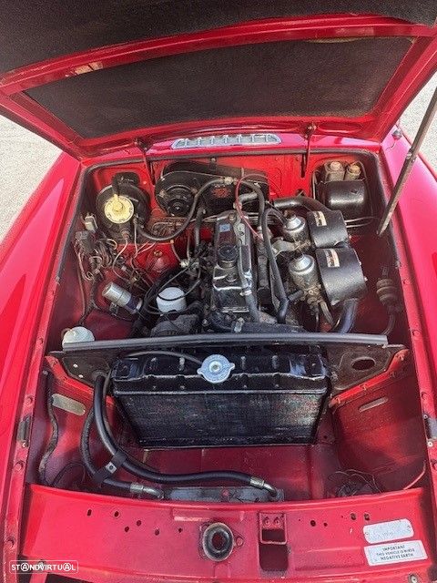 MG MGB - 12