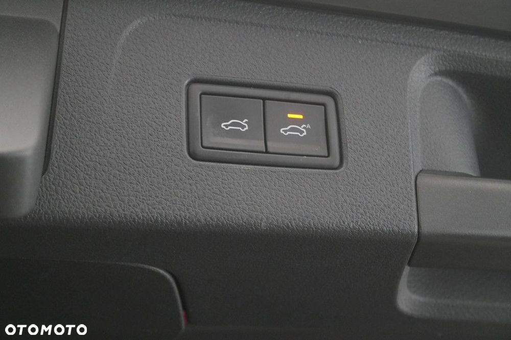 Volkswagen Passat Variant 2.0 TSI Elegance DSG - 17