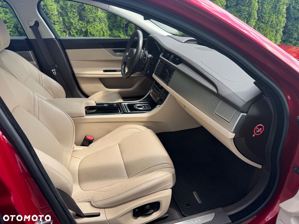 Jaguar XF 3.0 V6 S - 17