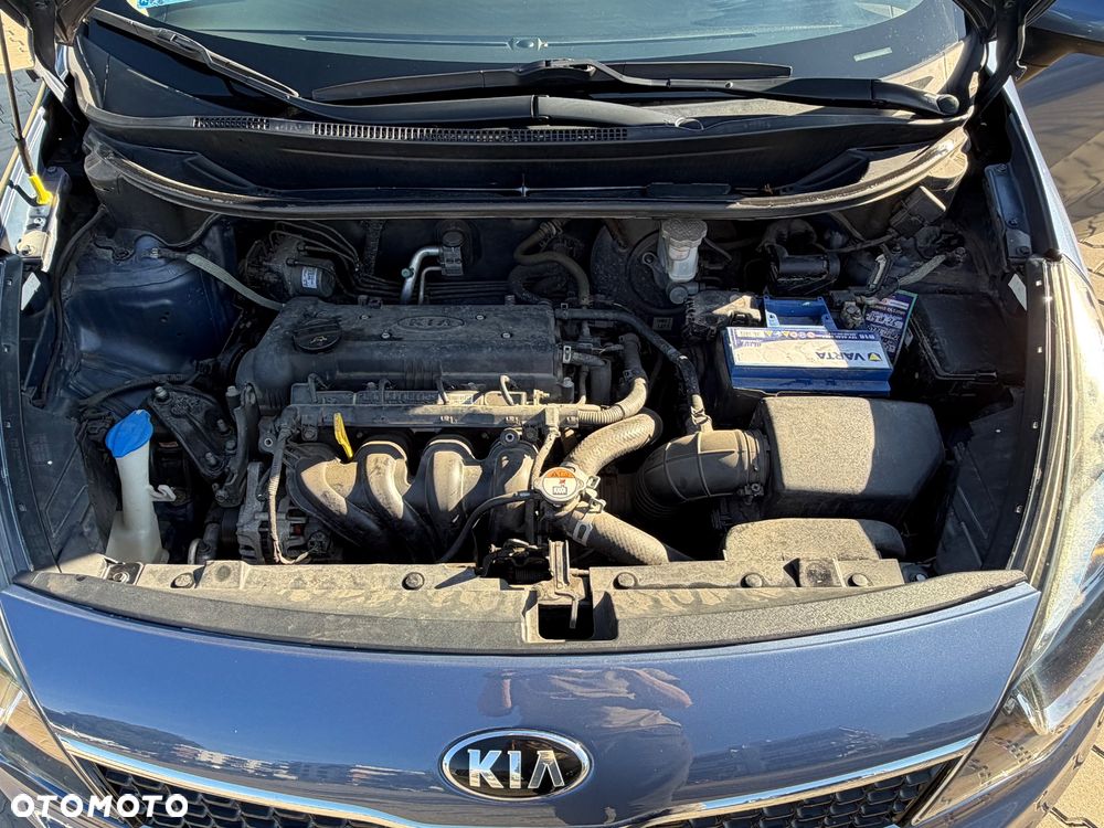 Kia Rio 1.4 M - 12