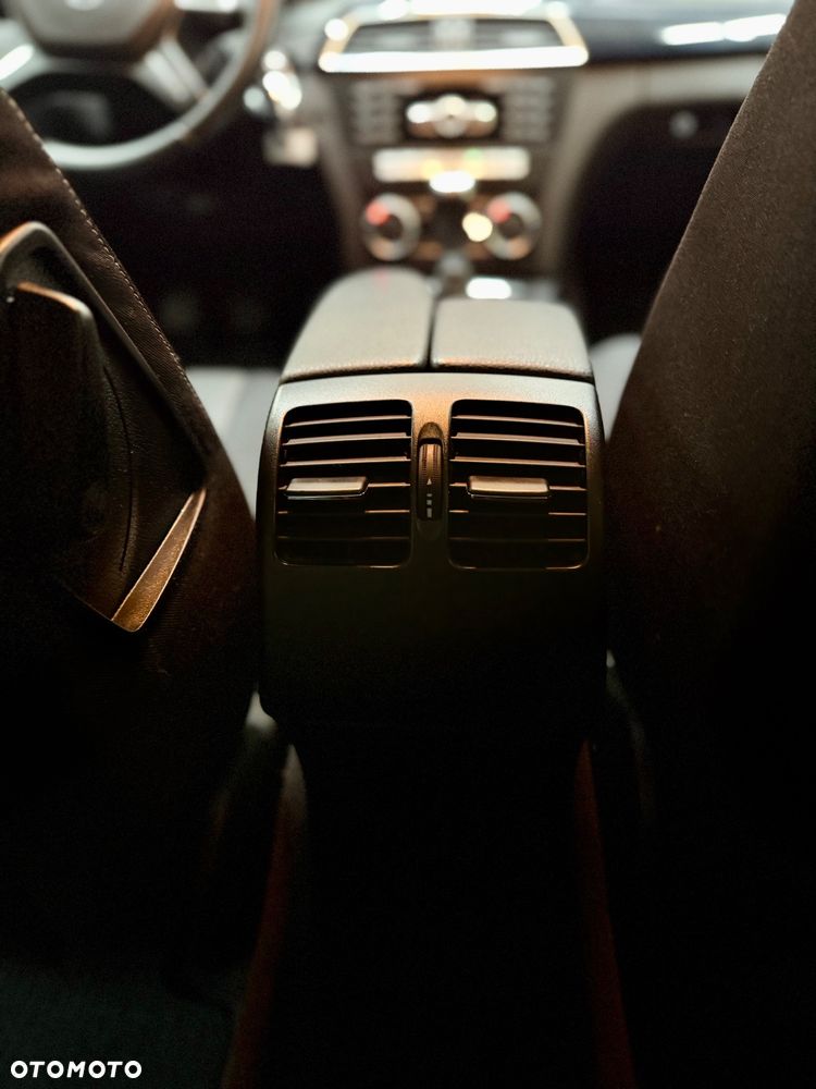 Mercedes-Benz Klasa C 180 (BlueEFFICIENCY) Elegance - 25