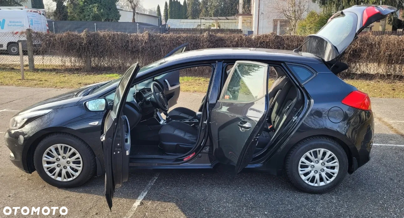 Kia Ceed Cee'd 1.6 CRDi M - 23