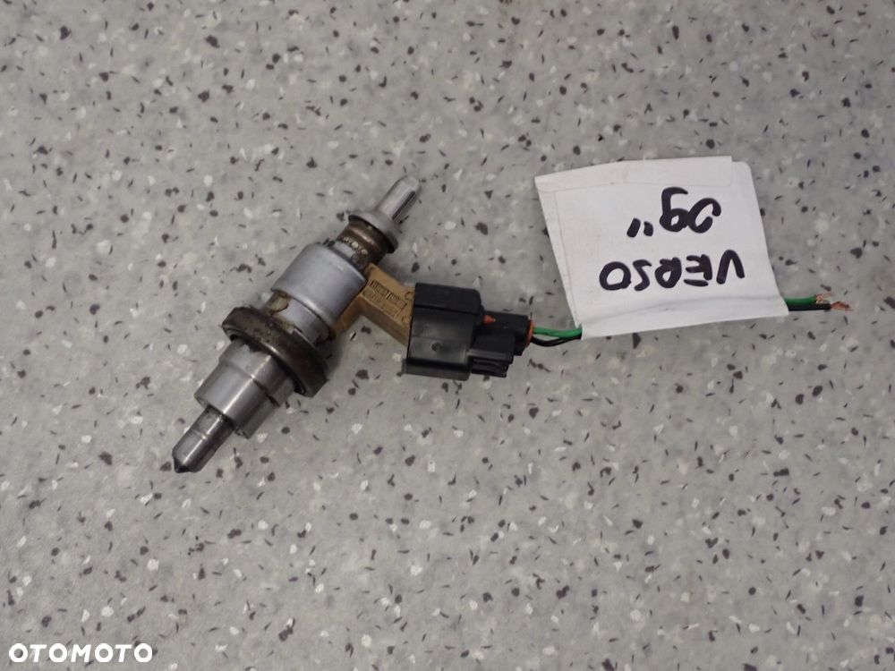TOYOTA VERSO 09-13 2.0 D4D WTRYSKIWACZ PALIWA 23710-26011 - 2