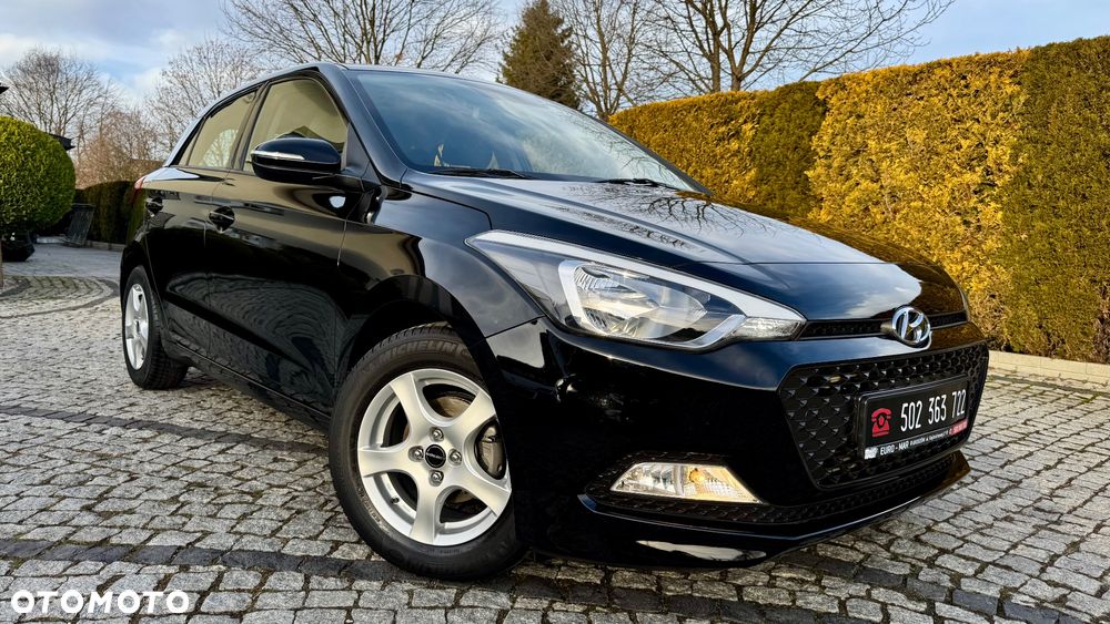 Hyundai i20 blue 1.2 Trend - 2