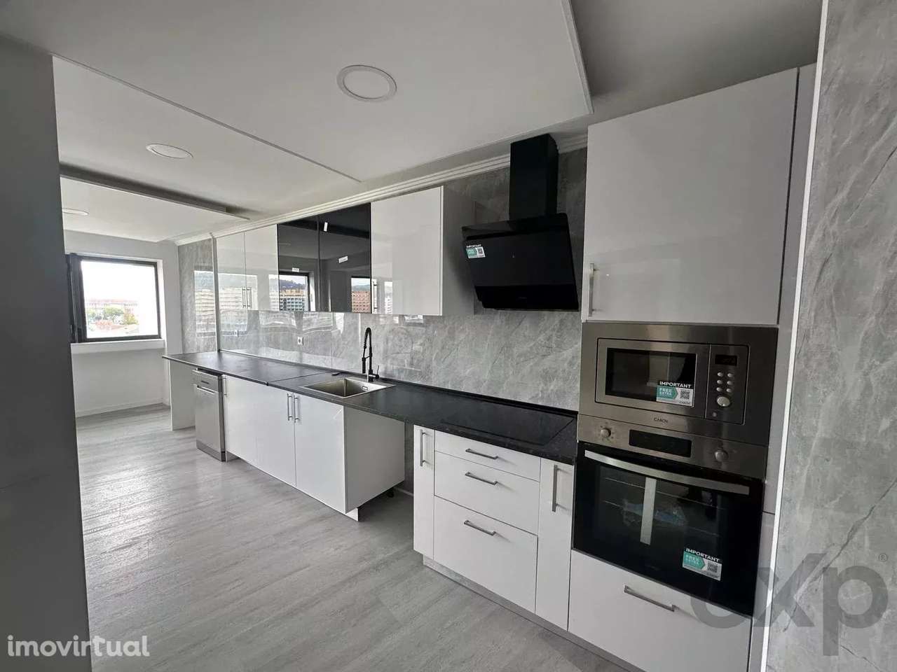 Braga - T4 Renovado com Garagem e Elevador – Centro Urbano de Braga - Grande imagem: 2/25