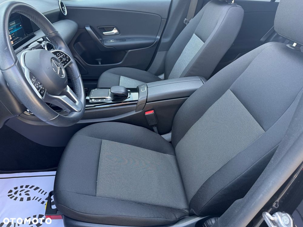 Mercedes-Benz CLA 200 d Progressive 8G-DCT - 25