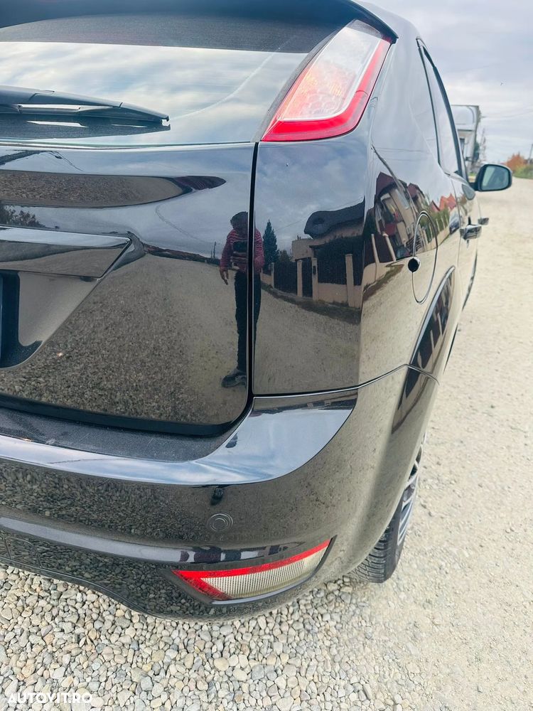 Ford Focus 1.6i Trend Champions League - 4