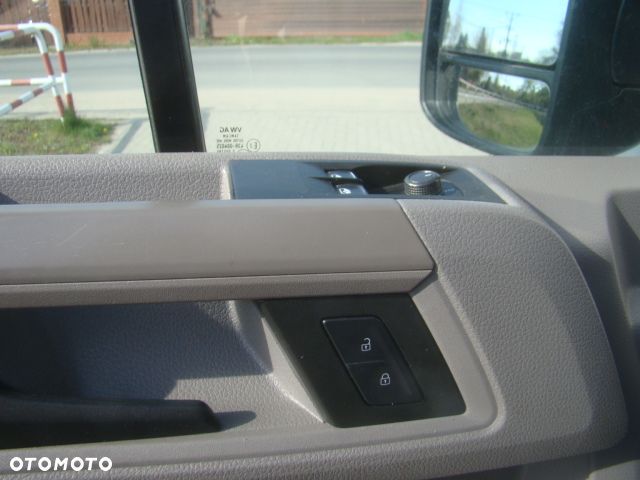 Volkswagen CRAFTER  DUBEL KABINA REJESTRACJA NA 7-OSÓB - 19