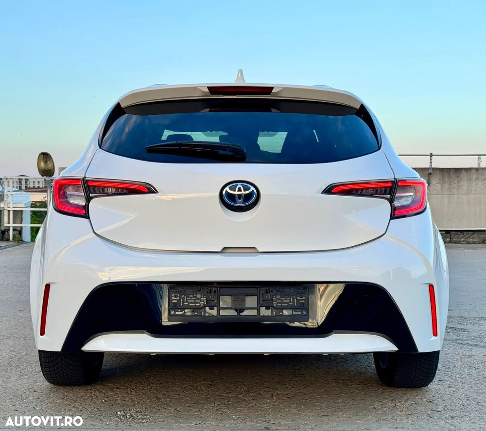 Toyota Corolla 1.8 HSD Business - 11