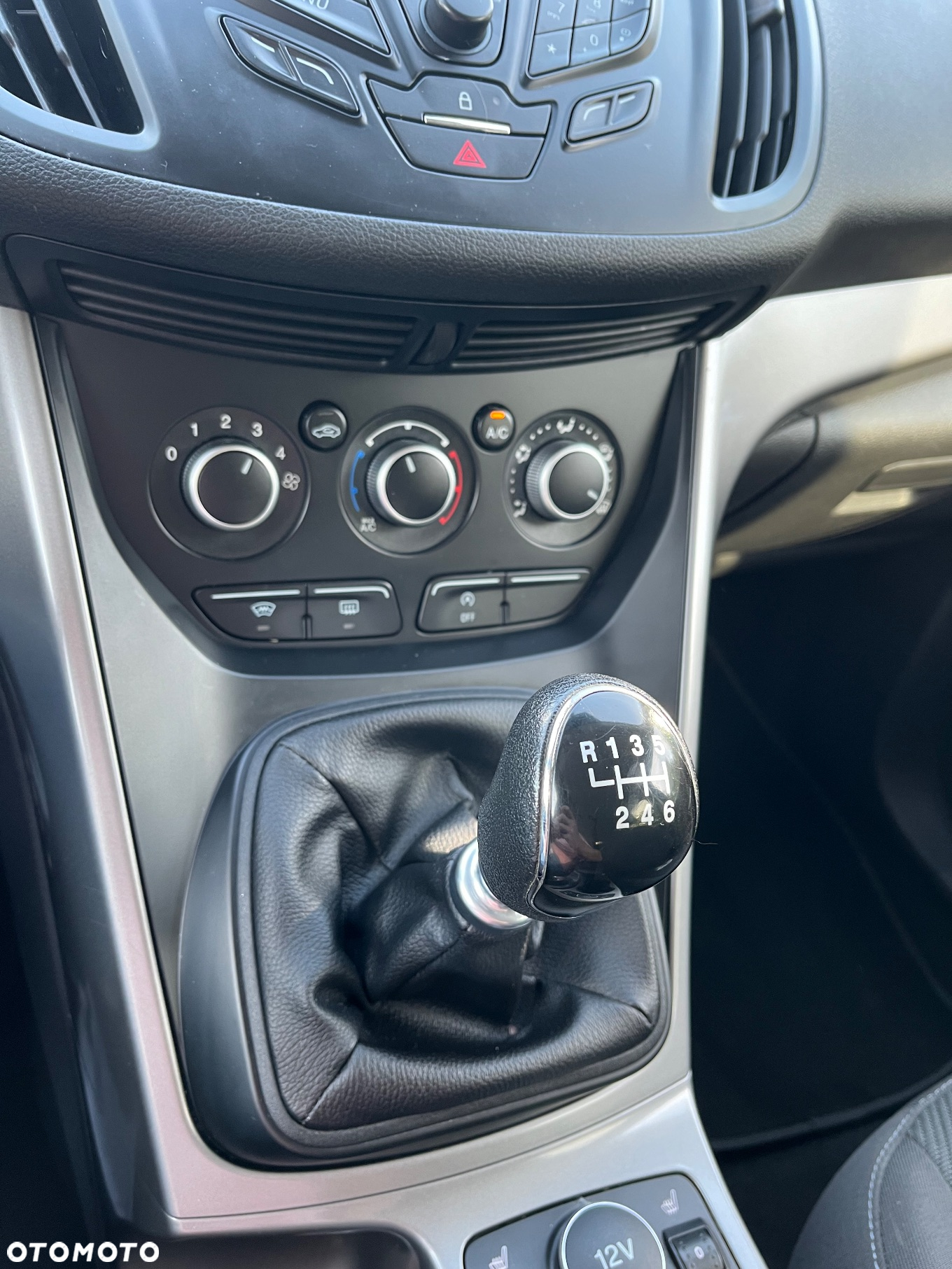 Ford Kuga - 30
