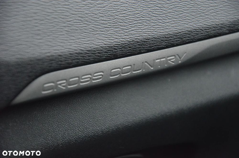 Volvo V40 Cross Country D2 Momentum - 16