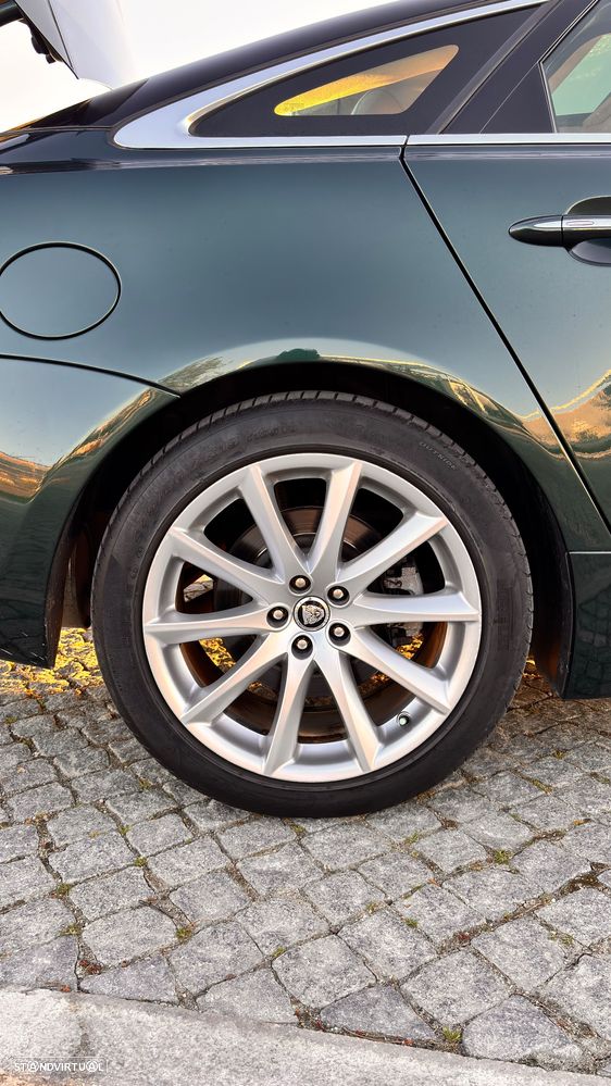 Jaguar XJ 3.0 D V6 Premium Luxury - 36
