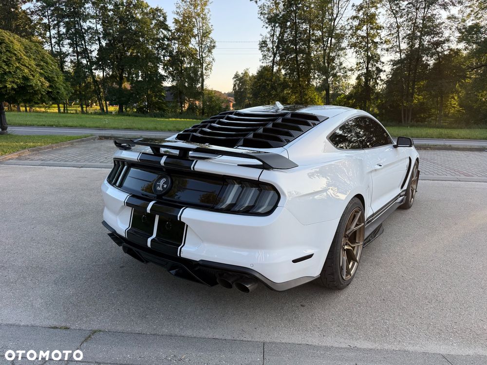Ford Mustang 5.0 V8 Bullitt - 4