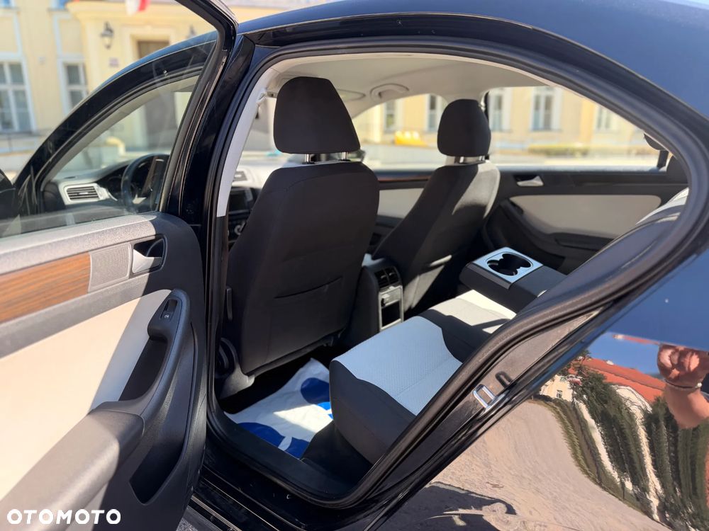 Volkswagen Jetta 1.4 TSI BMT Comfortline - 17
