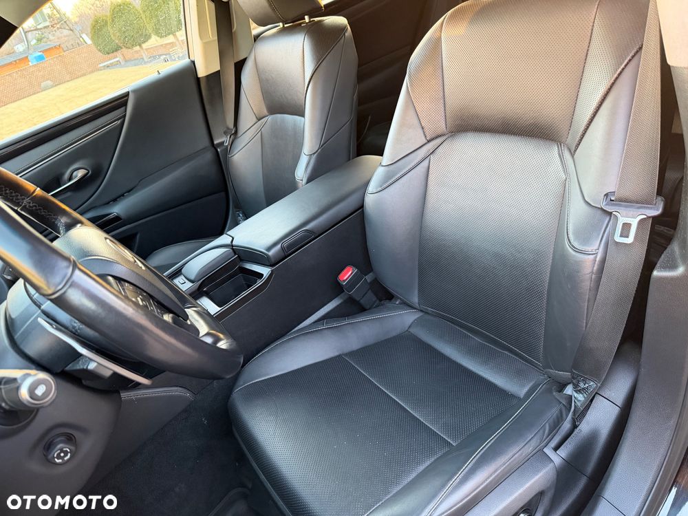 Lexus ES 300h Business Edition - 5