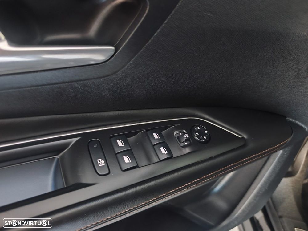 Peugeot 3008 1.6 BlueHDi GT Line EAT6 - 18