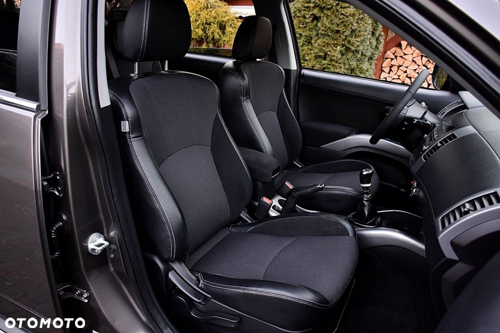 Mitsubishi Outlander 2.2 DI-D ClearTec 2WD Edition - 29