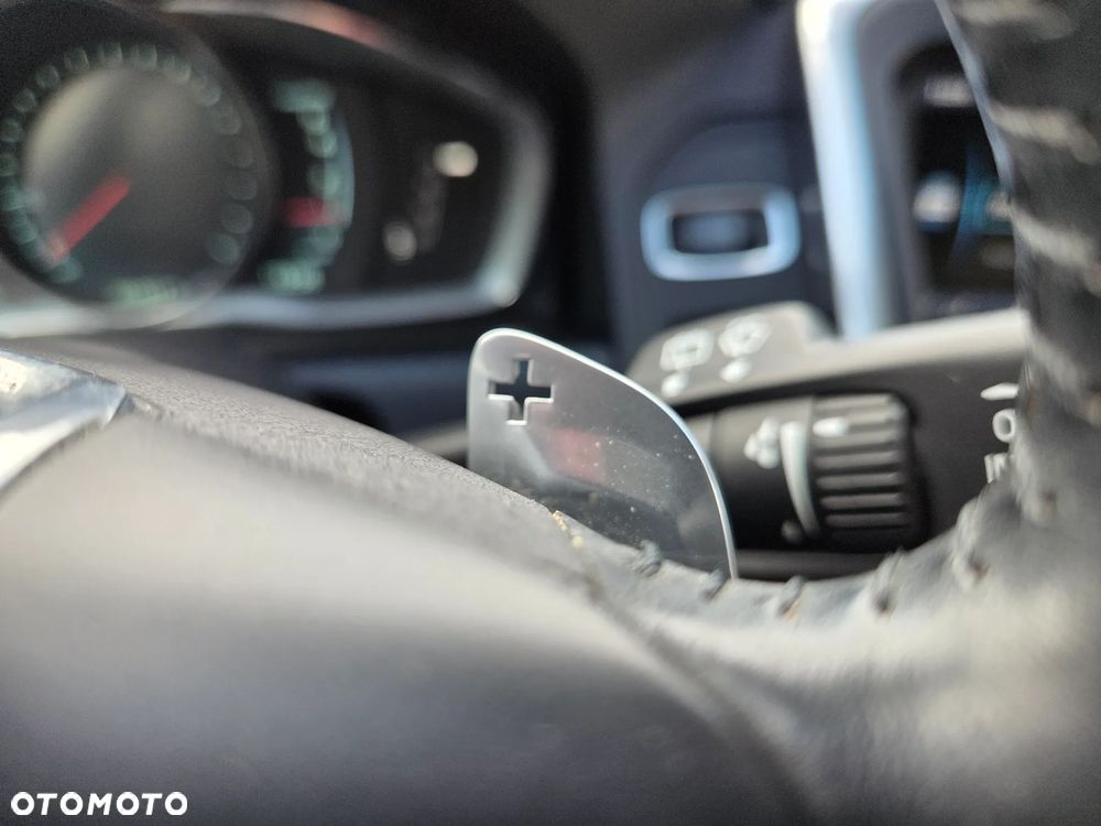 Volvo XC 60 T6 AWD Momentum - 12