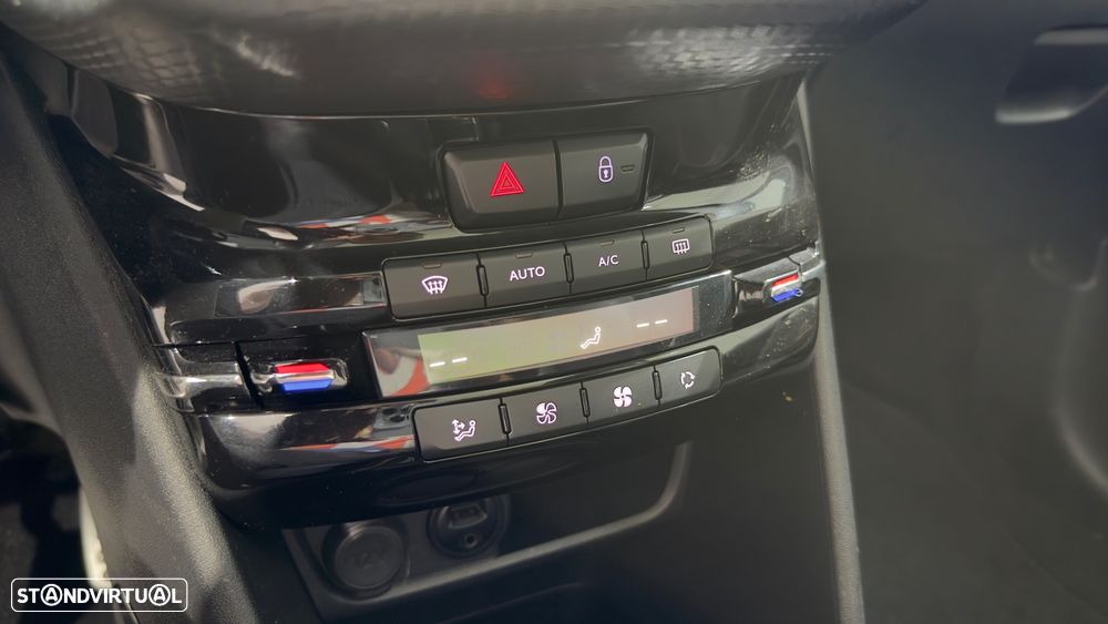 Peugeot 2008 1.2 PureTech GT Line - 34