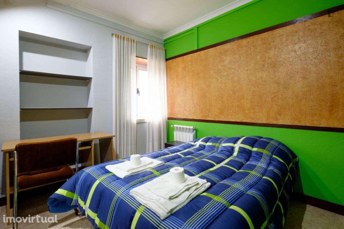 Quarto - localizado em Cidral Coimbra - Grande imagem: 2/13