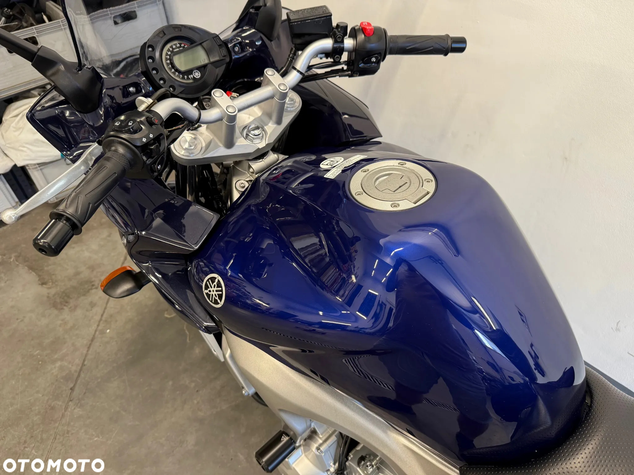 Yamaha FZ6 - 15