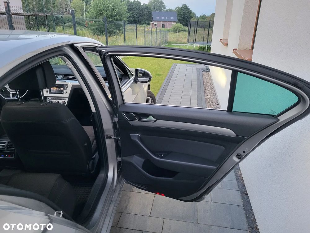 Volkswagen Passat 1.8 TSI BMT Comfortline - 12