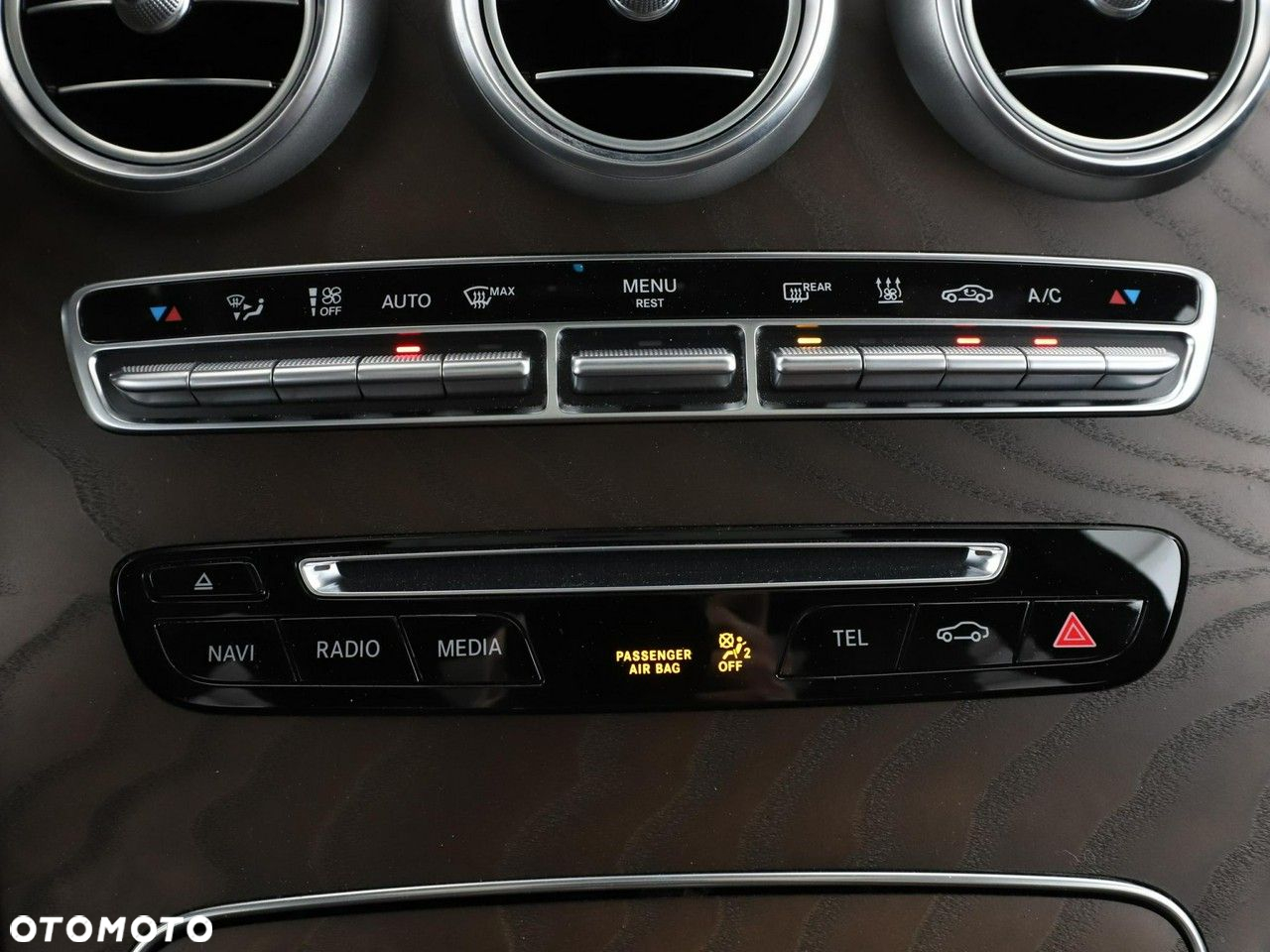 Mercedes-Benz GLC - 29