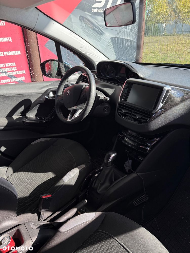 Peugeot 208 1.2 PureTech Style - 13