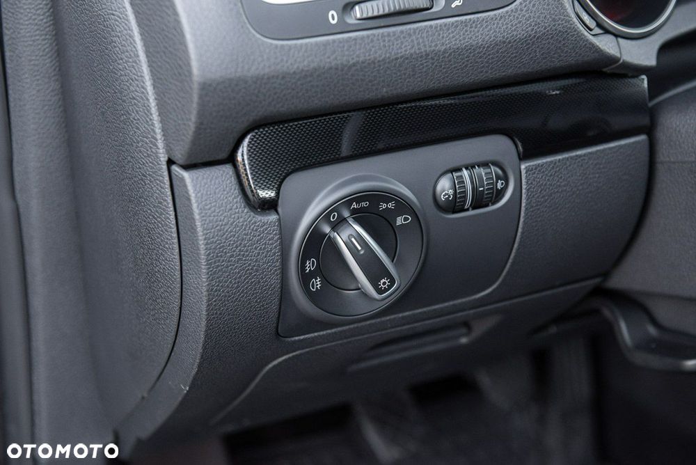Volkswagen Golf VI 2.0 TDI Highline - 25