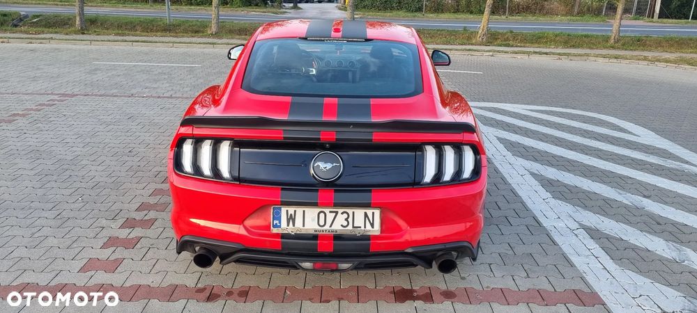 Ford Mustang - 4