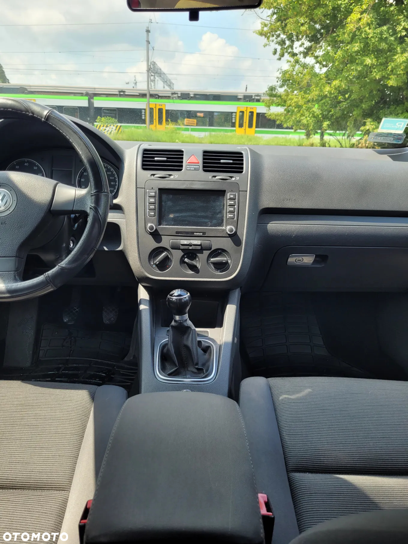 Volkswagen Golf - 15