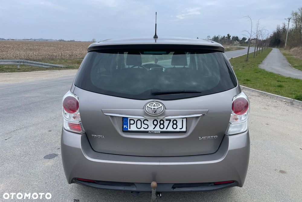 Toyota Verso 1.6 D-4D Premium - 6