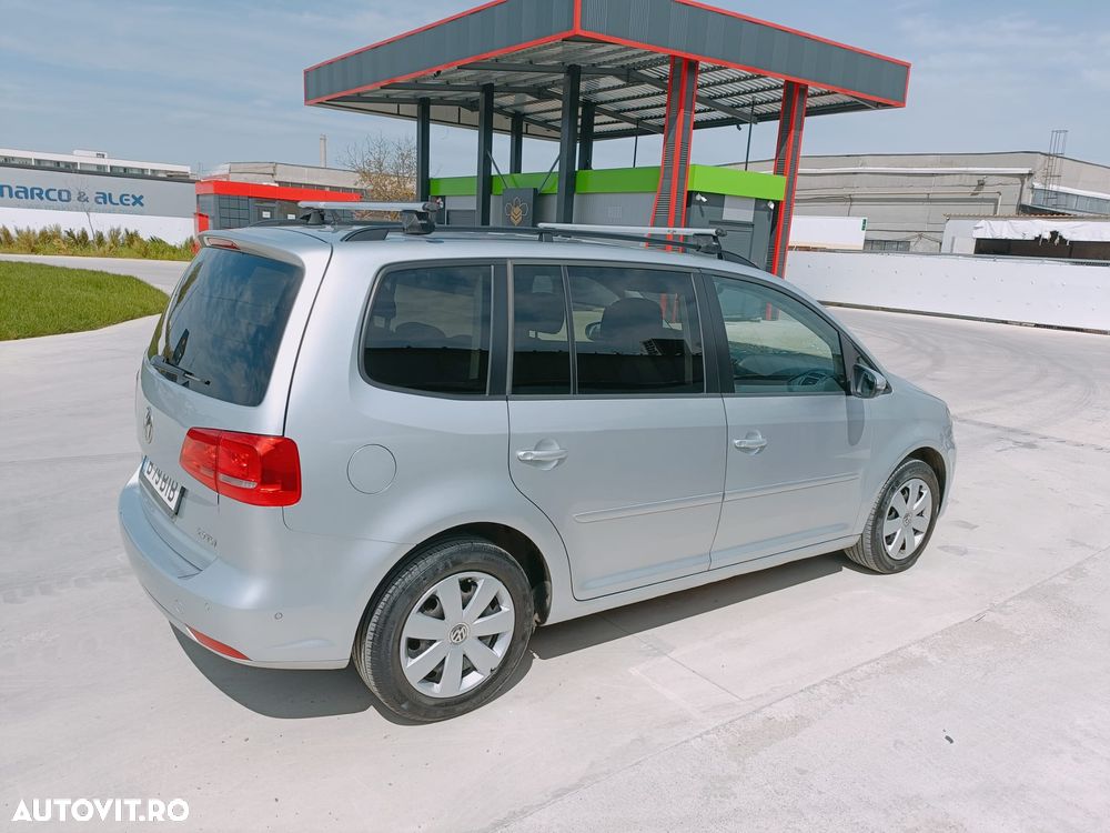 Volkswagen Touran - 6