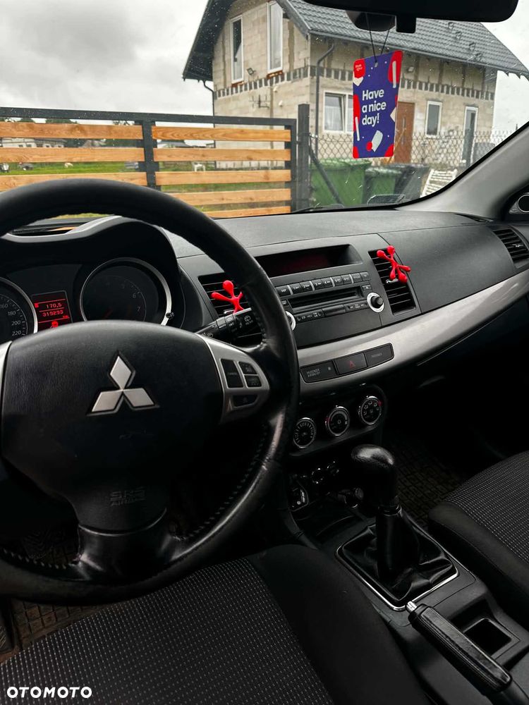Mitsubishi Lancer - 6