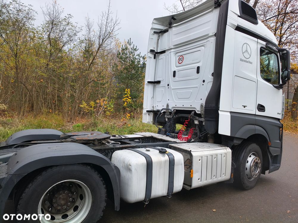 Mercedes-Benz Actros - 11