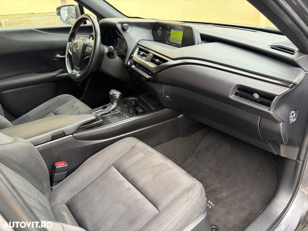 Lexus UX 250h Business Edition - 7