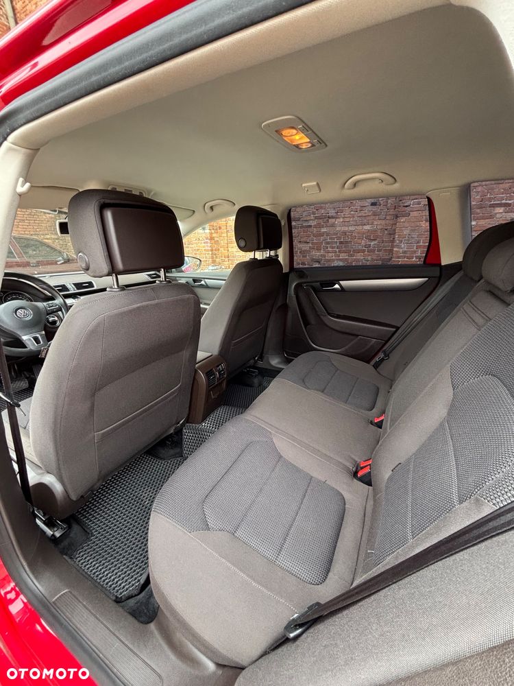 Volkswagen Passat - 16