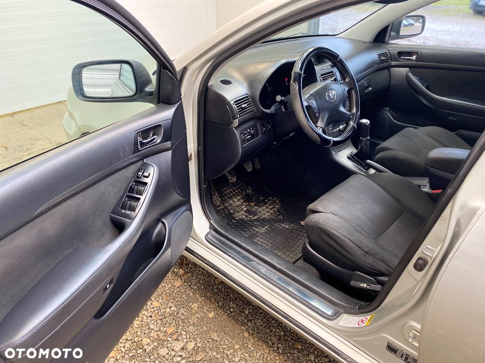 Toyota Avensis 2.0 D-4D Sol - 6