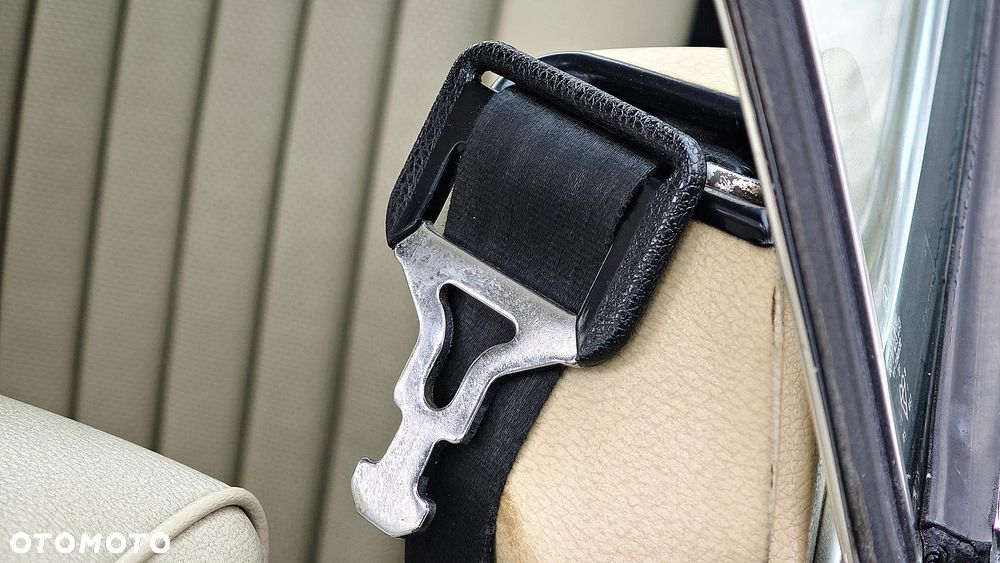 Mercedes-Benz W123 - 21