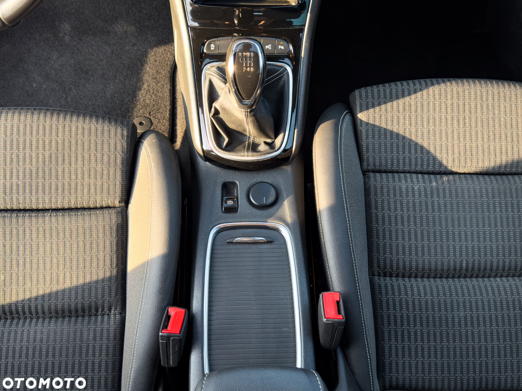Opel Astra 1.5 D Start/Stop Sports Tourer 120 Jahre - 23