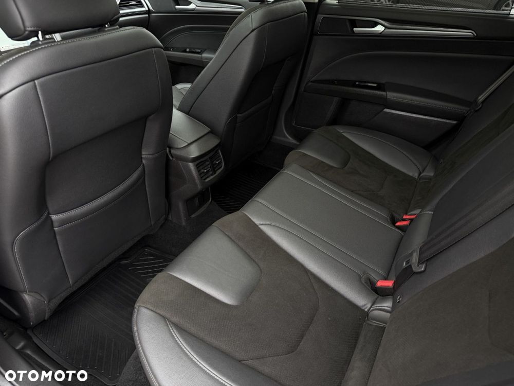 Ford Mondeo - 31