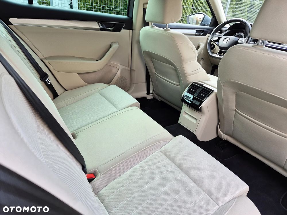 Skoda Superb 2.0 TSI Style DSG - 11