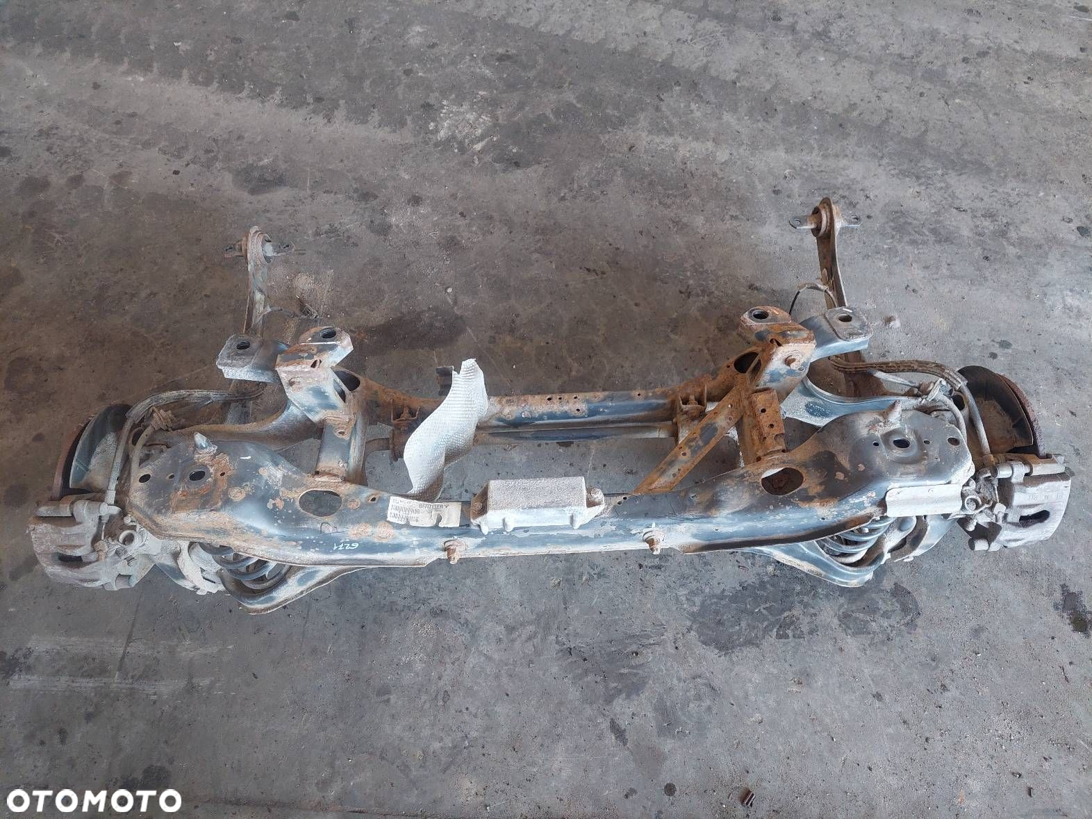 KOMPLETNE ZAWIESZENIE BELKA SANKI TYŁ VOLVO V50 I - 2