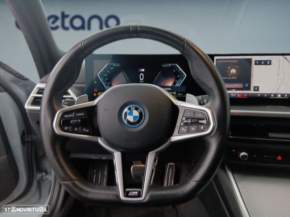 BMW 330 e Pack Desportivo M Auto - 13