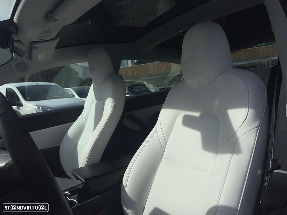 Tesla Model 3 Long-Range Dual Motor AWD - 16